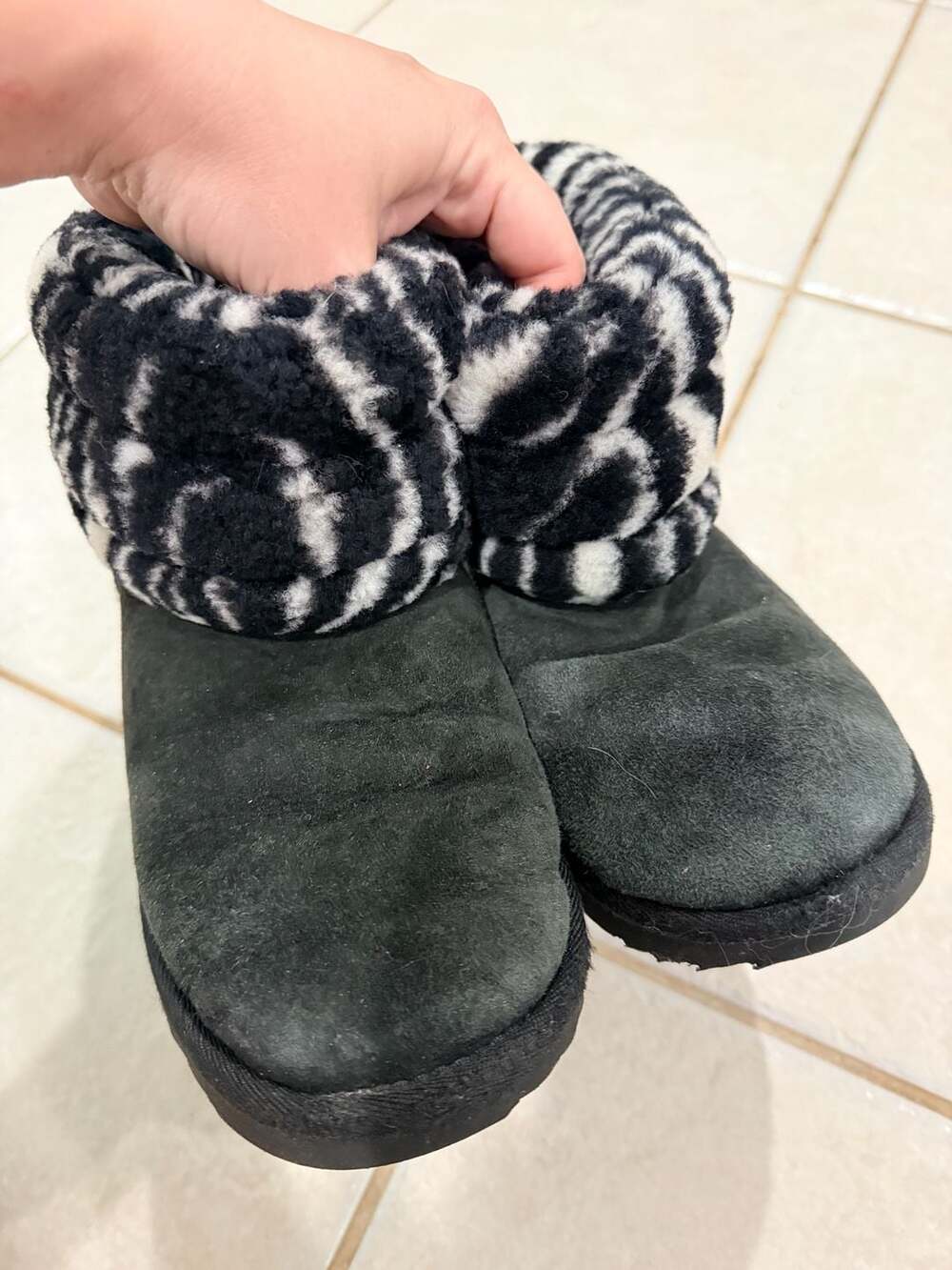 UGG Classic Mini Zebra Print Cuff Boots Black Size 4 girls